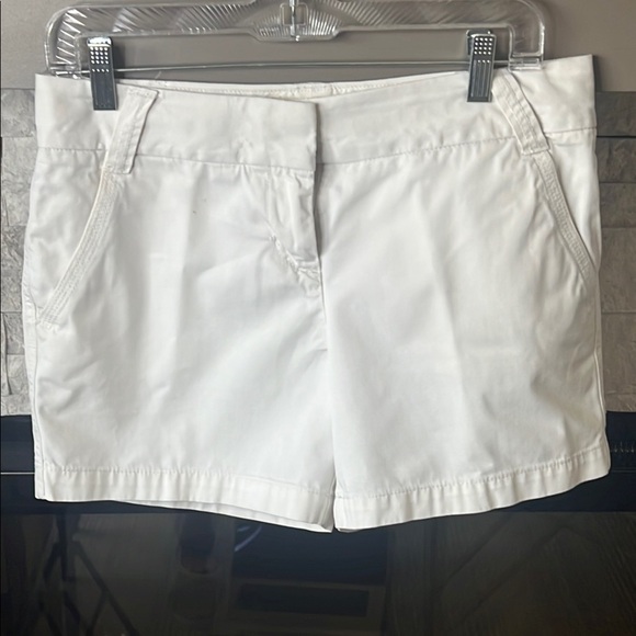 J. Crew Pants - J. Crew White Classic Twill Chino shorts City fit size 4